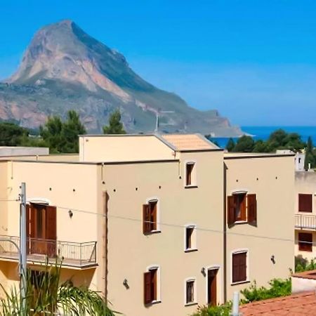 Perla Di Mare Appartamenti Castelluzzo Exterior photo
