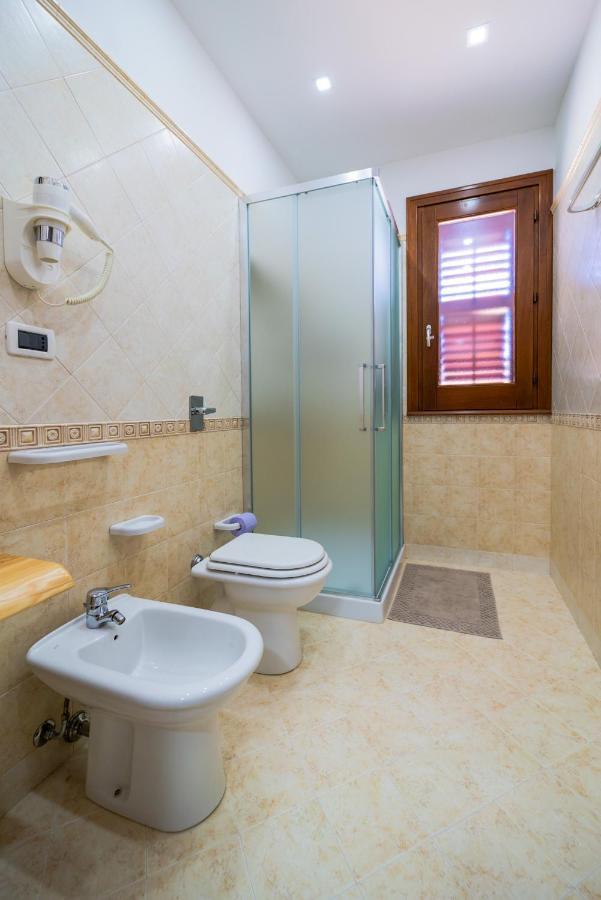 Perla Di Mare Appartamenti Castelluzzo Exterior photo